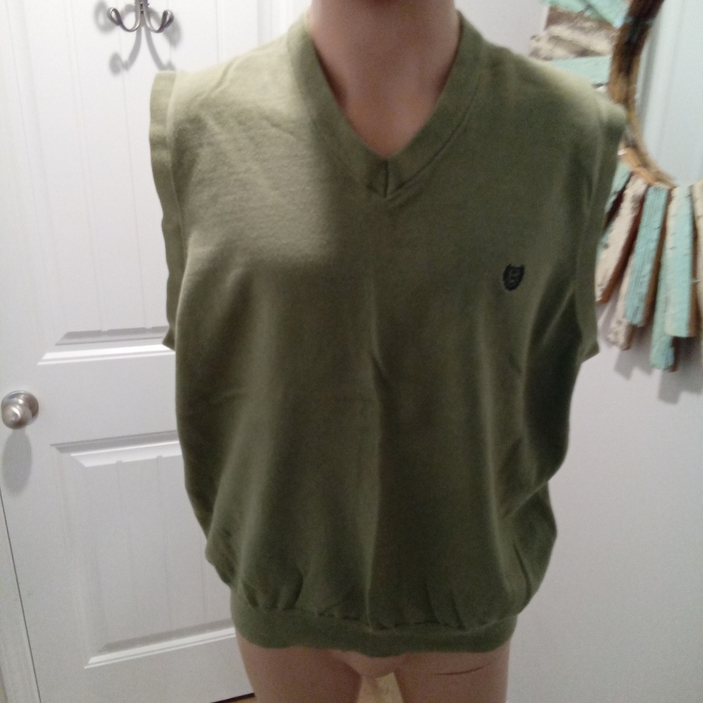 2-$10... Chaps Men's Size XL Sage Green V-Neck Sleevless Sweater Vest